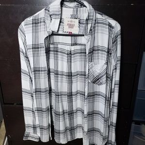 Very soft black and white plaid button up shirt xs